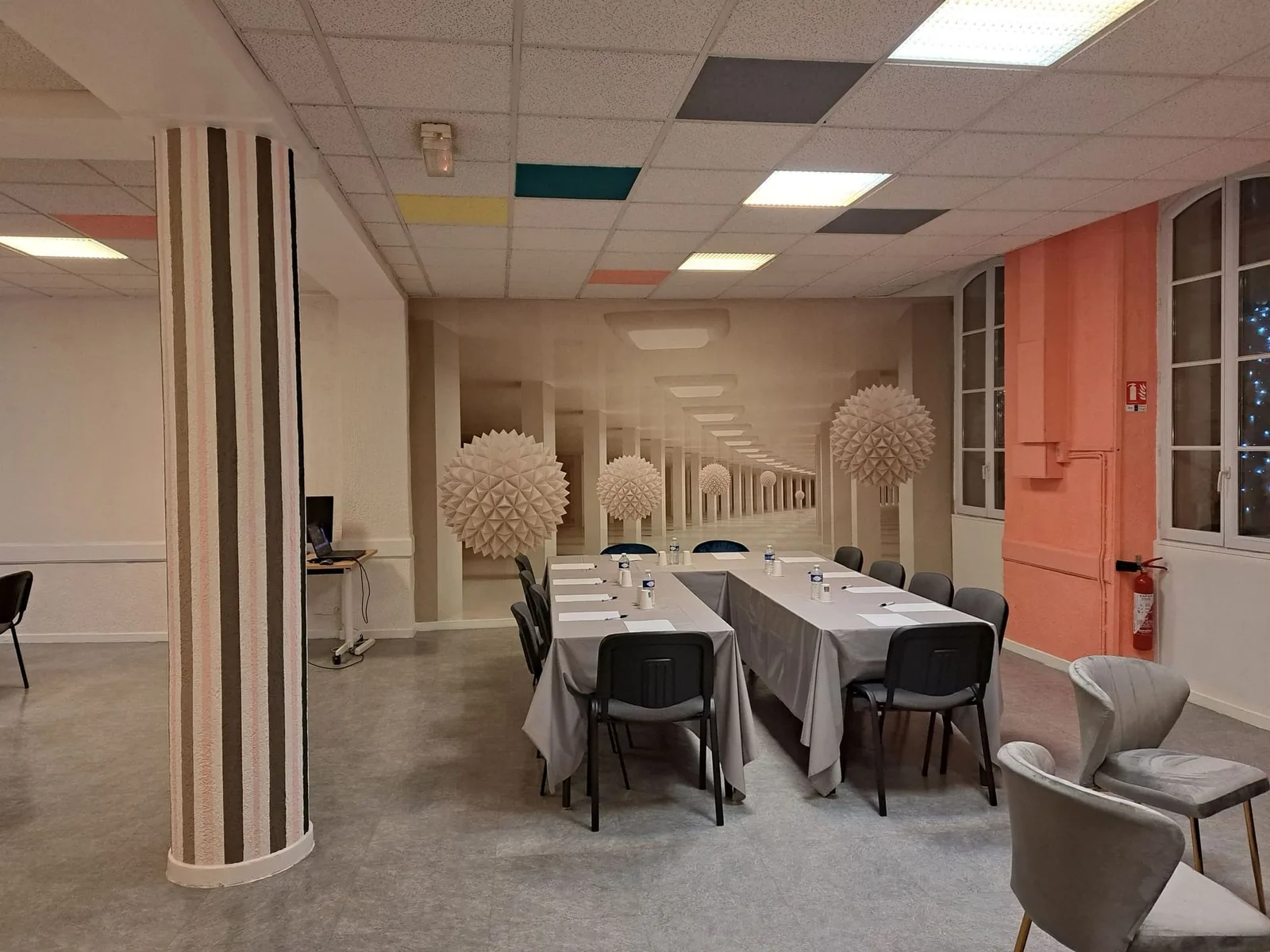 Le Cercle B, Besprechungsraum für 11 Personen, La Valette-du-Var