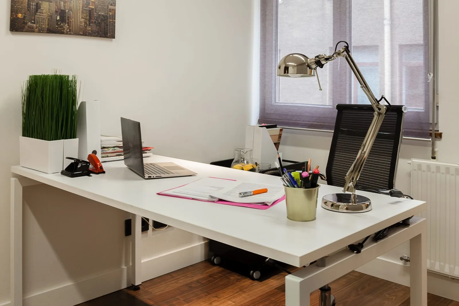 Cervantes , Private office, 1 desk, Gijon