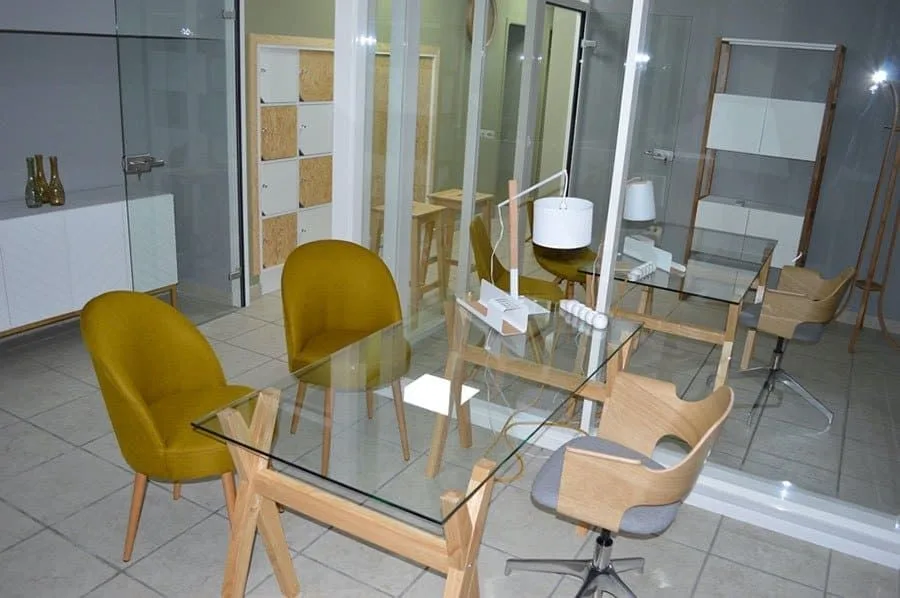 Charle's Working, Private office, 1 desk, Salon-de-Provence
