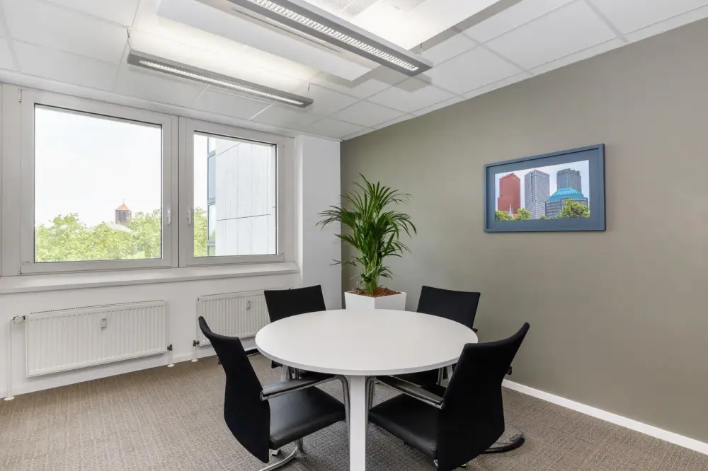 Regus FUKUOKA, Tenjin Minami、会議室 CM 307、福岡
