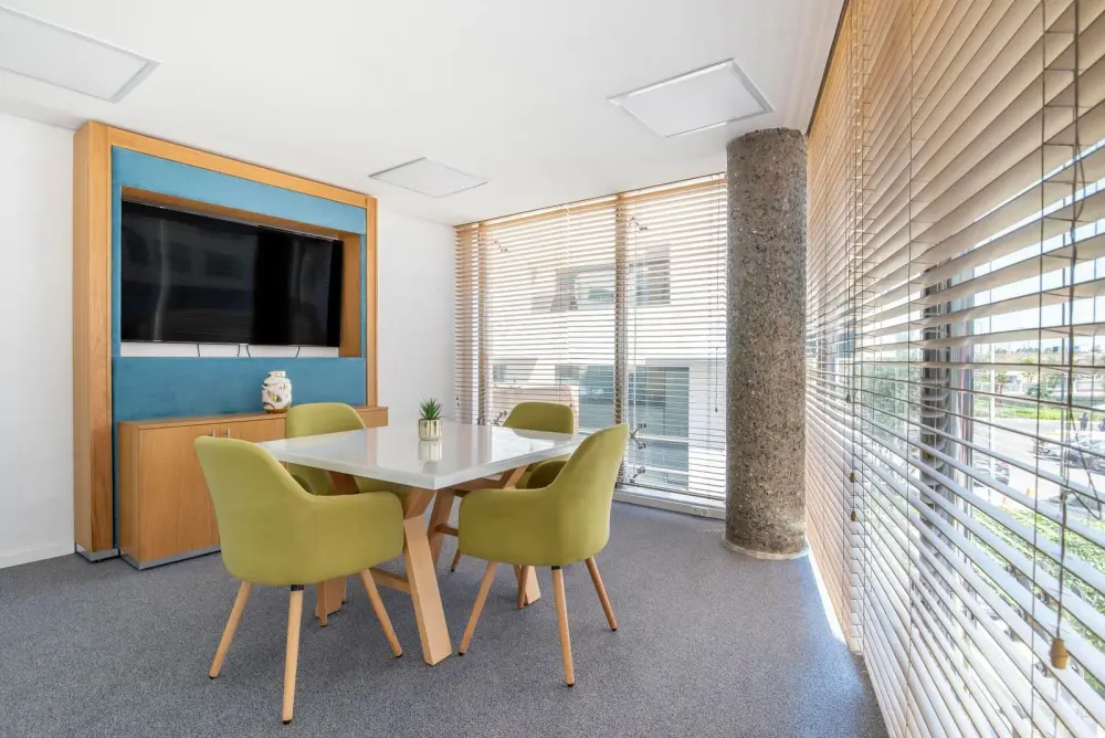 Open Office TOKYO, OpenOffice Nishi-Shinjuku Ekimae、会議室 CM 331、東京