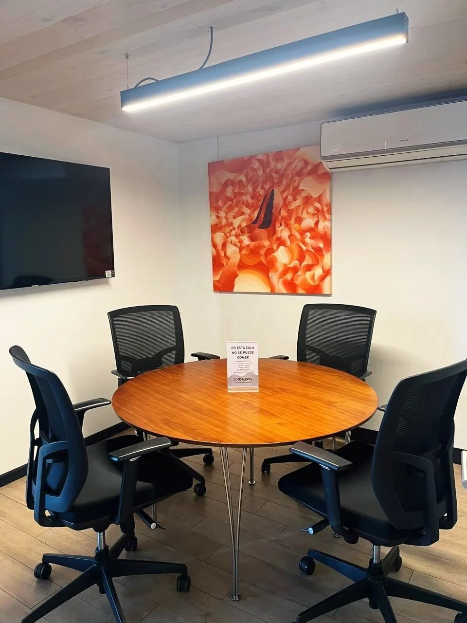 Co-Work Manuel Montt, Meeting room for 4 people, Providencia