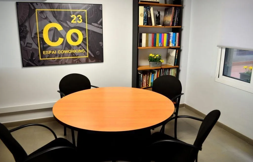 Co23 Espai Coworking, Salle de réunion 4 personnes, Vilafranca del Penedès