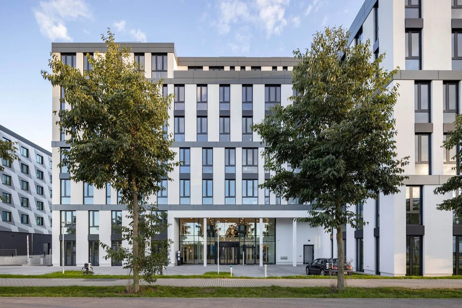 Collection Business Center Berlin Flughafen, Building facade, Schönefeld