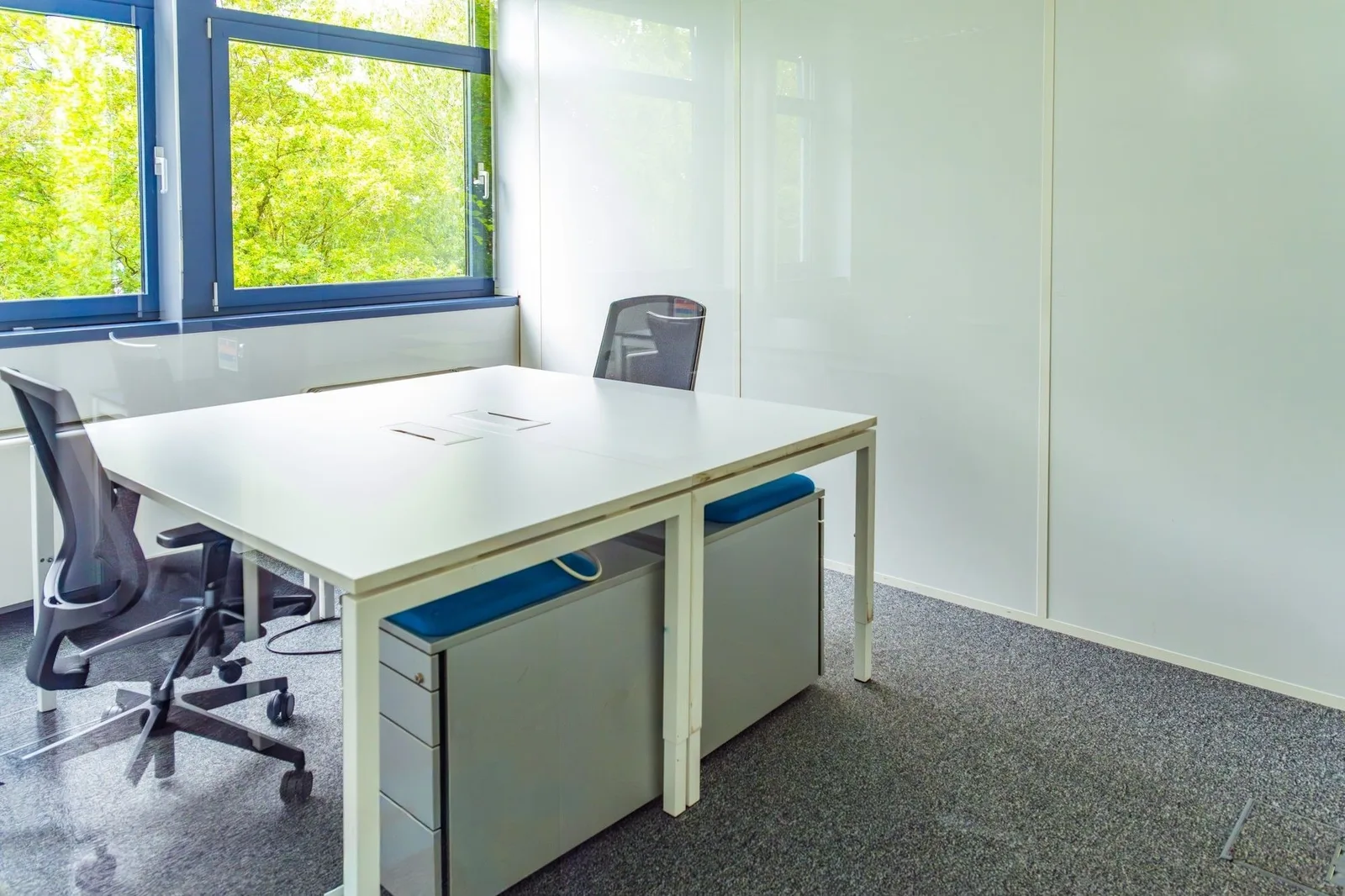 Colors Business Center - Luxembourg - Bertrange, Private office, 2 desks, Bertrange