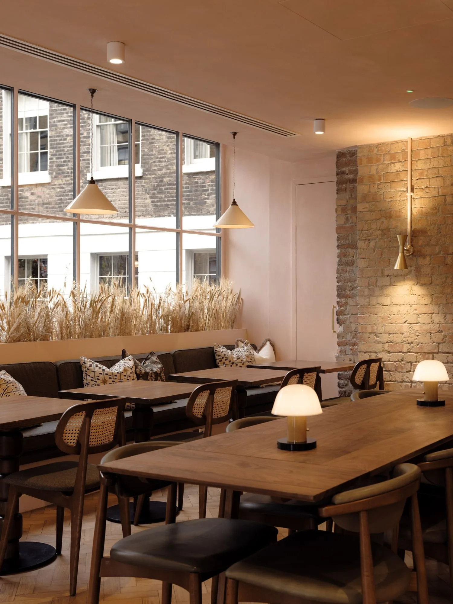 Compton Coffee, Cafeteria, London