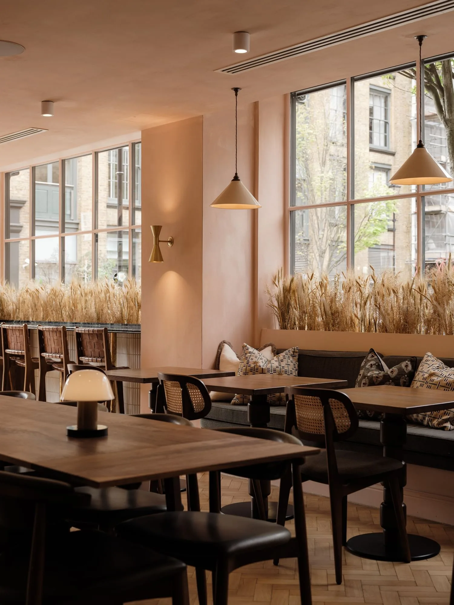 Compton Coffee, Cafeteria, London