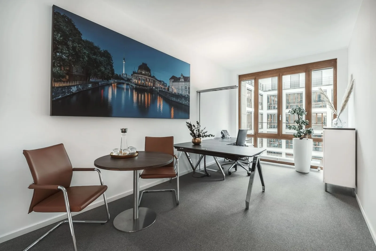 Contora Office Solutions - Berlin Brandenburger Tor, Privatbüro mit 1 Arbeitsplatz, Berlin