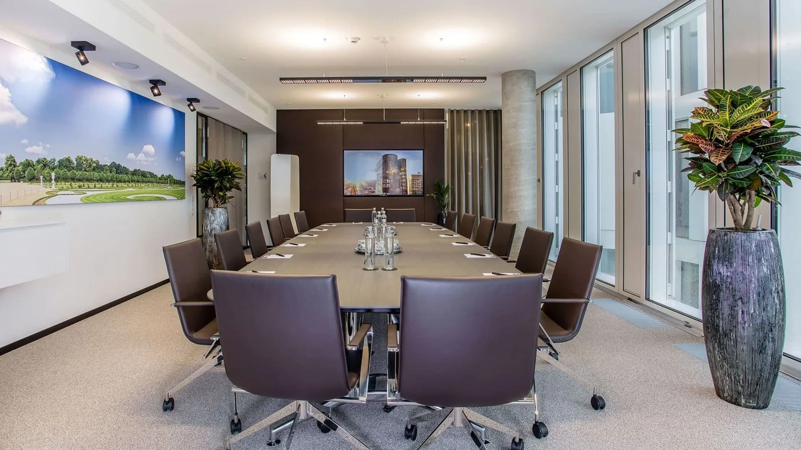 CONTORA Office Solutions - Berlin Upper West, Besprechungsraum für 16 Personen, Berlin