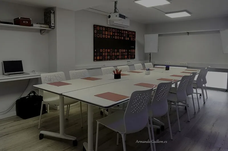 Conversa Coworking , Salle de réunion 12 personnes, Ibi