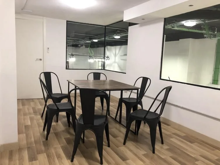 Corner Coworking, Meeting room for 6 people, Granollers
