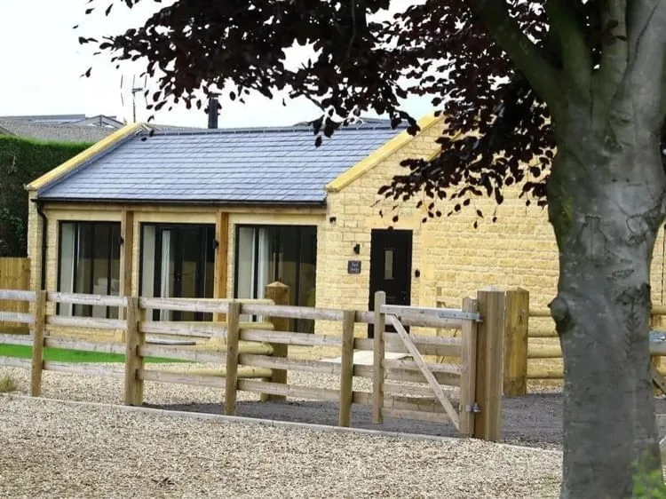 Court Hayes Meeting Space, Building facade, Chipping Norton