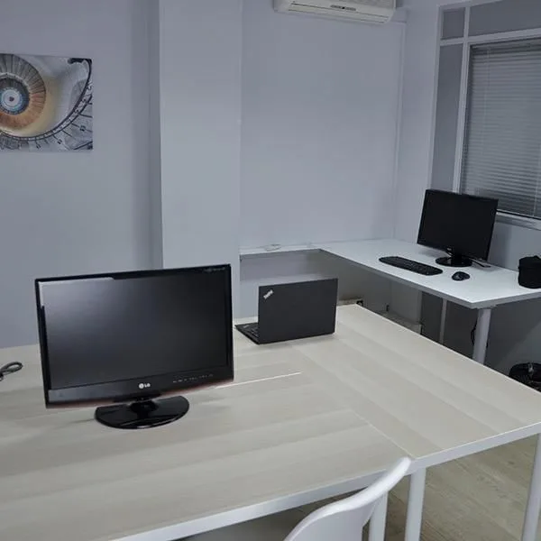 Cowork 40, Private office, 3 desks, Badalona