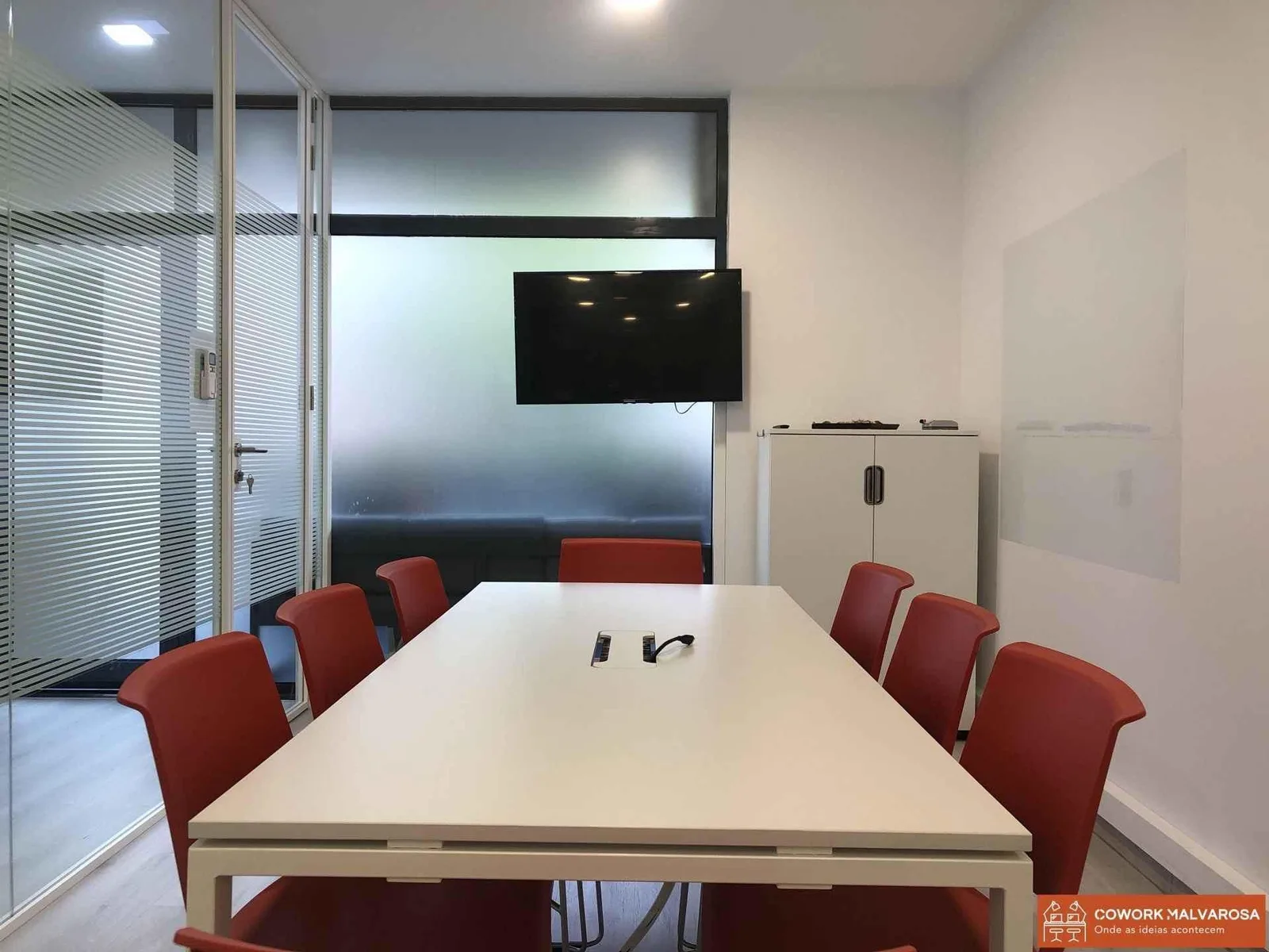 Cowork Malvarosa, Meeting room for 7 people, Alverca do Ribatejo