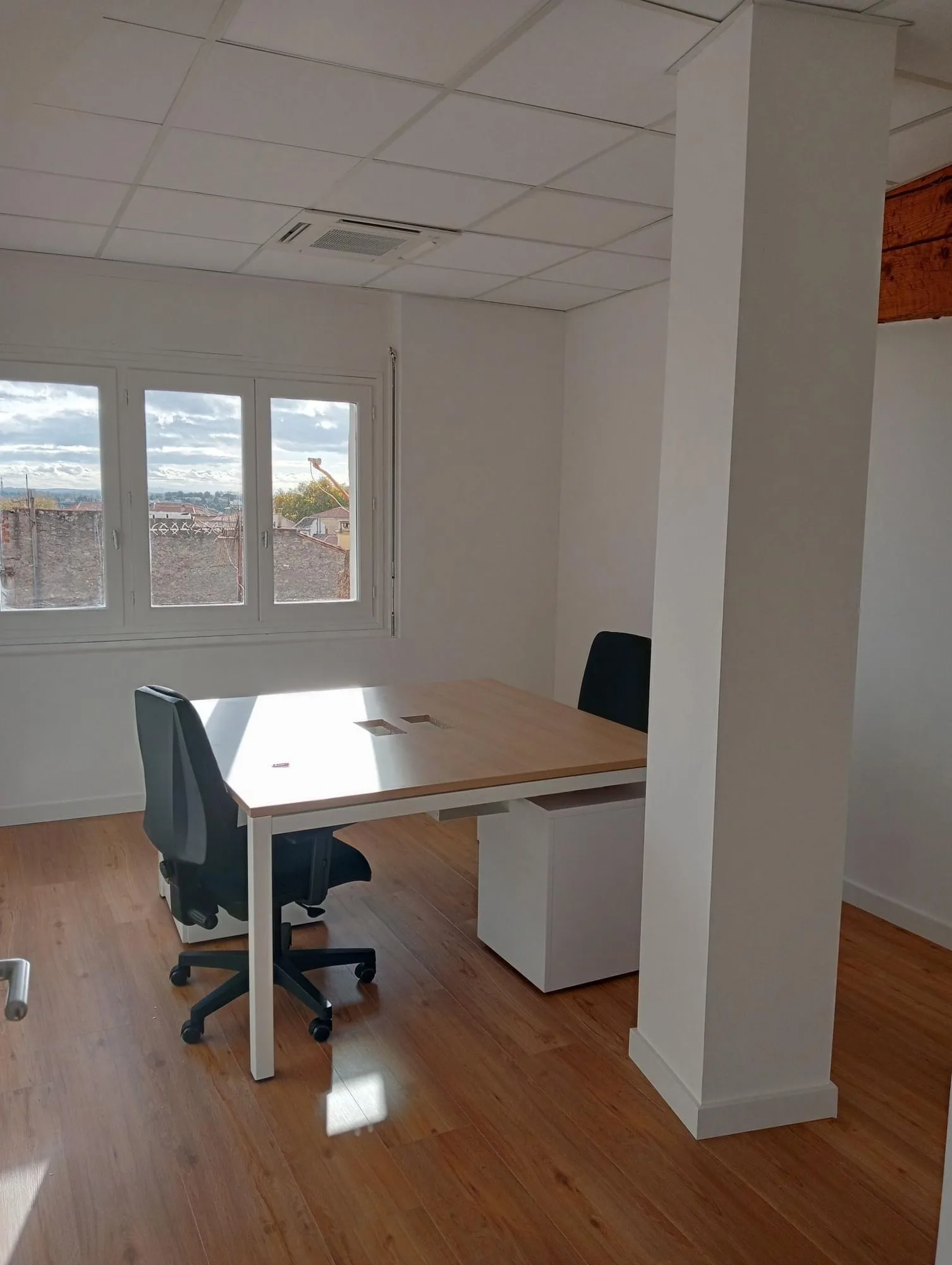 Cowork La Ruche, Private office, 2 desks, Béziers
