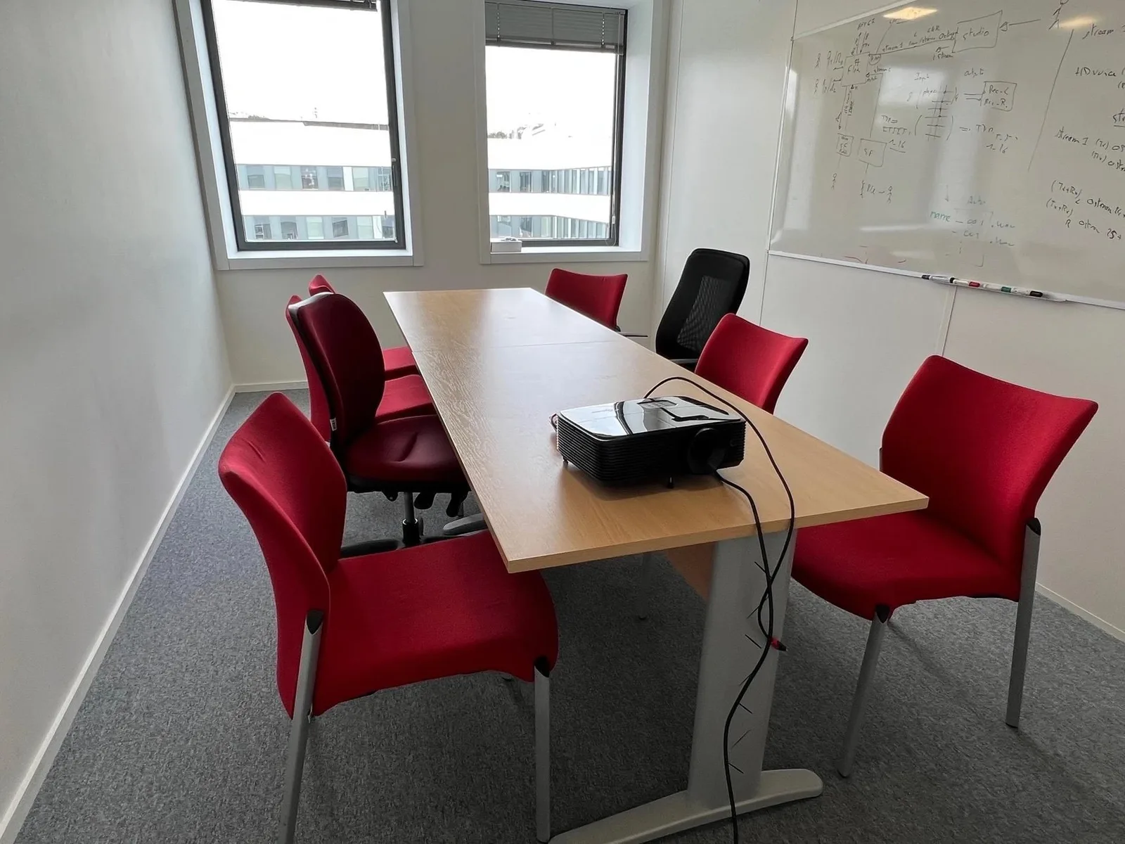Coworkea Le Plessis Robinson, Salle de réunion 7 personnes, Le Plessis Robinson