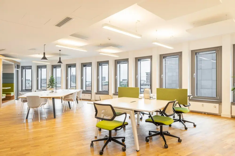 Regus AZ, Tempe - Wells Fargo Plaza, Coworking desk, Tempe, AZ