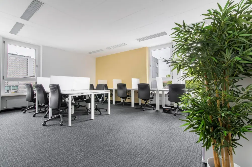 Regus HIROSHIMA, Ekimae, Coworking desk, Hiroshima