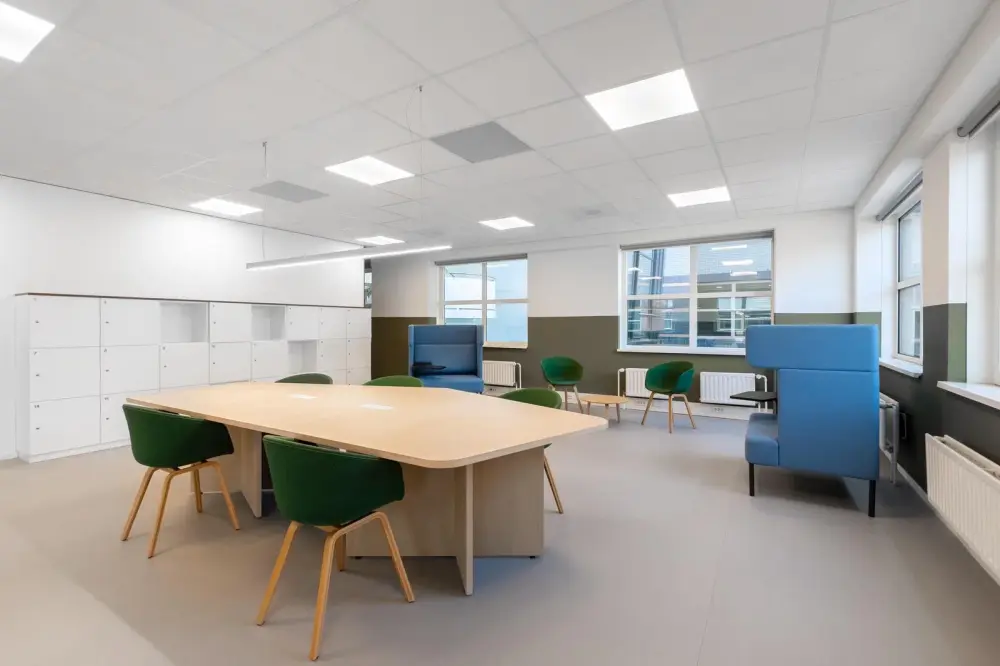 Regus IL, Park Ridge - Park Ridge Plaza, Coworking desk, Park Ridge, IL