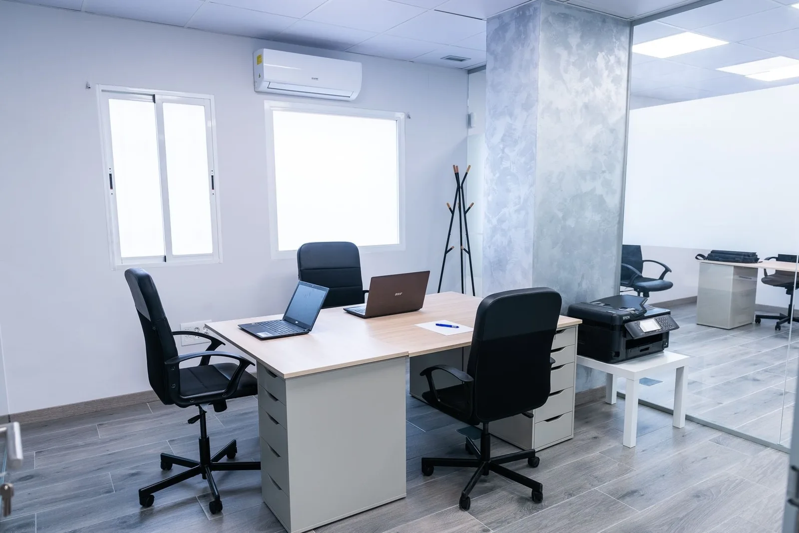 Coworking Espacios Zaragoza, Despacho privado con 3 puestos, Zaragoza