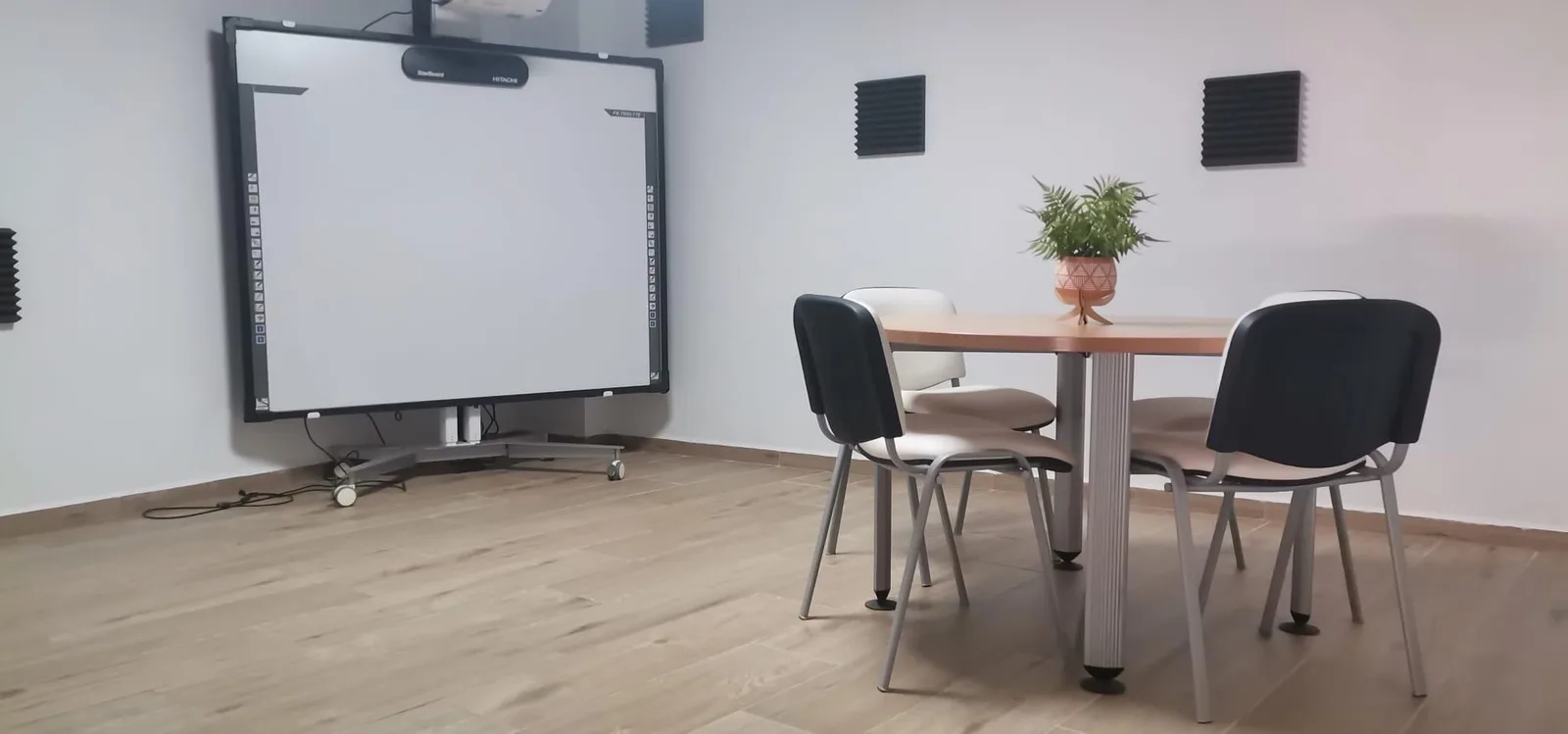 Coworking Falset, Sala de reuniones para 4 personas, Falset