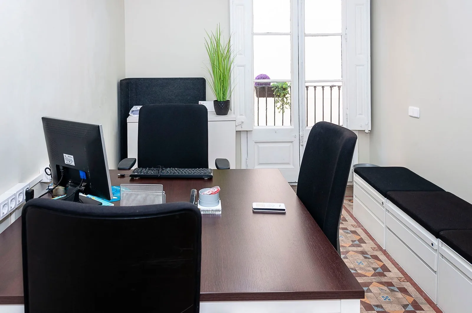 Coworking Fontanella 18, Despacho privado con 2 puestos, Barcelona
