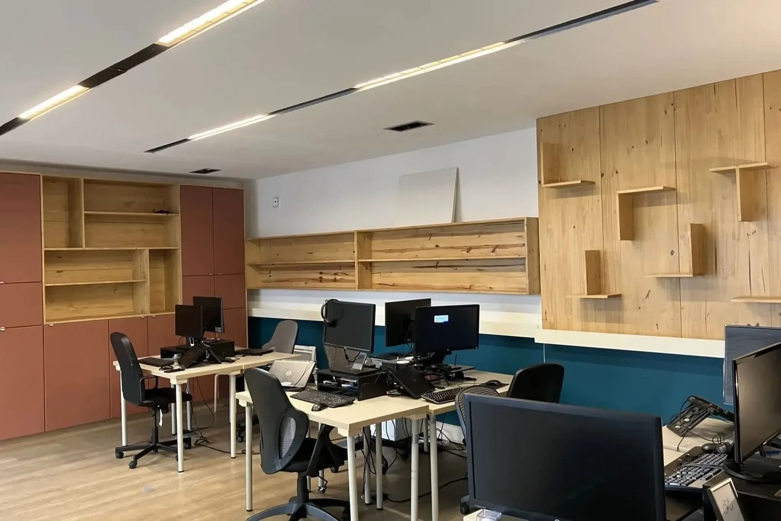 Coworking Le26, Privatbüro mit 6 Arbeitsplätzen, Paris 9e