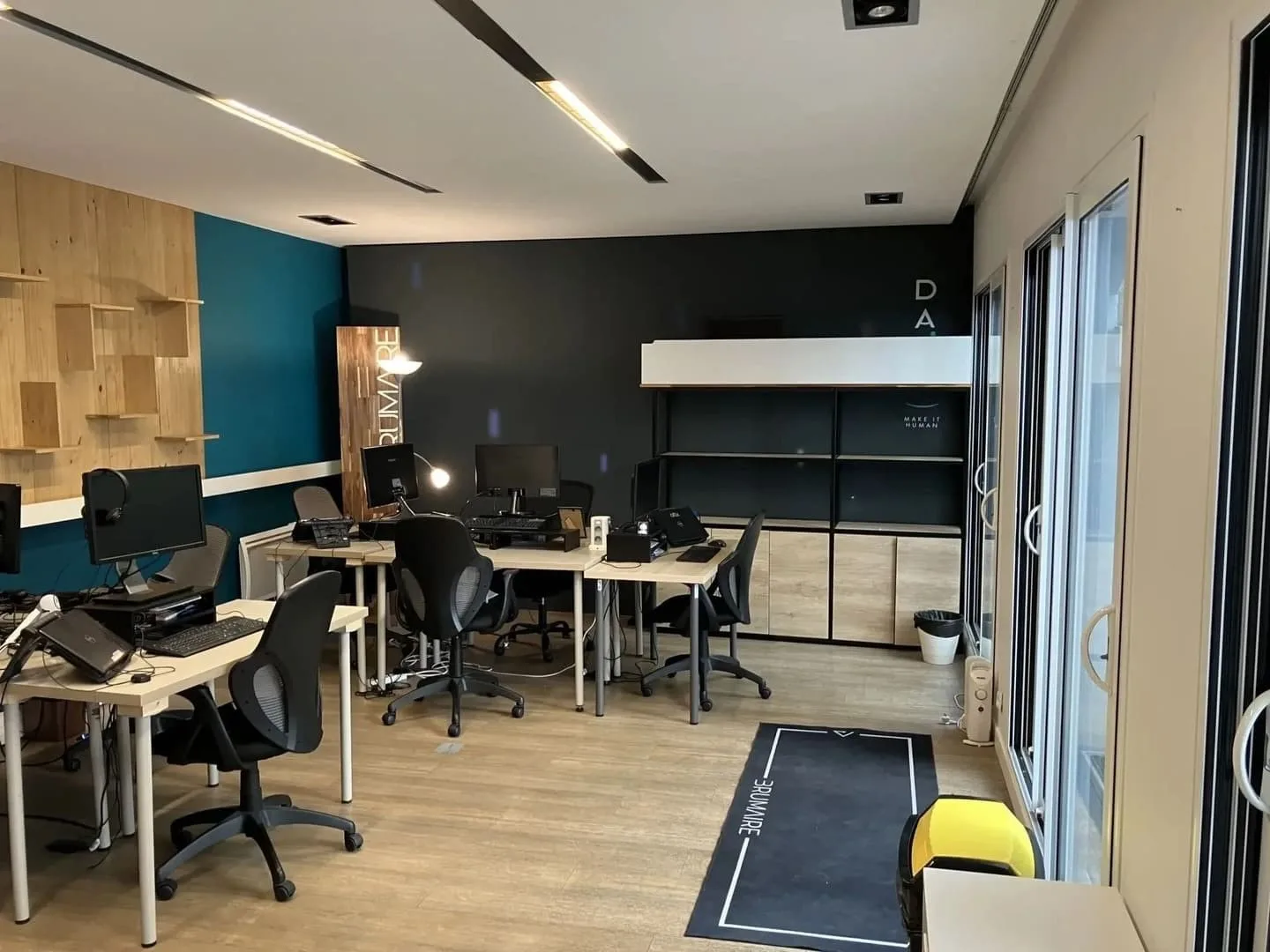 Coworking Le26, Privatbüro mit 5 Arbeitsplätzen, Paris 9e