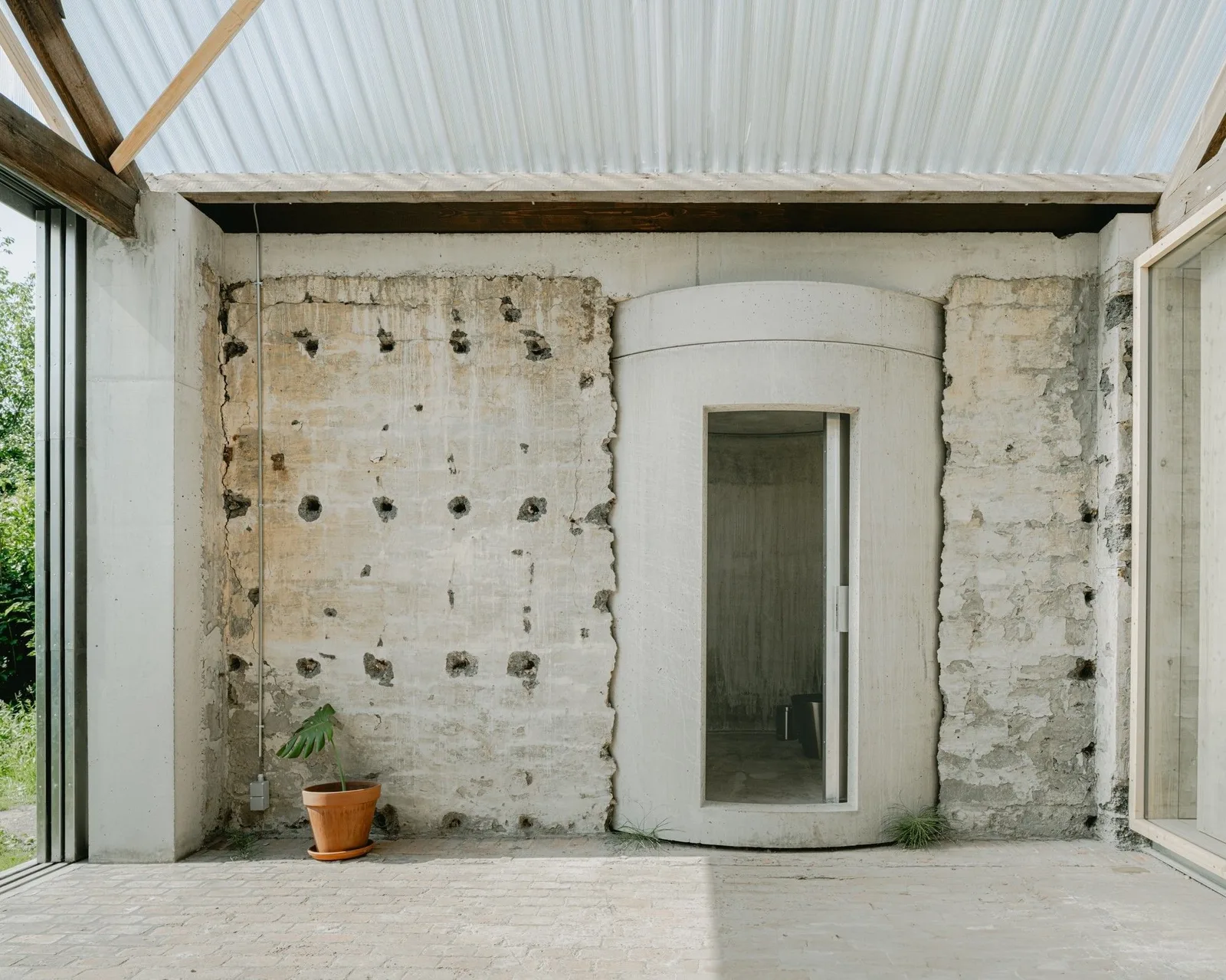 Coworking P21A, Phone booth, Ghent