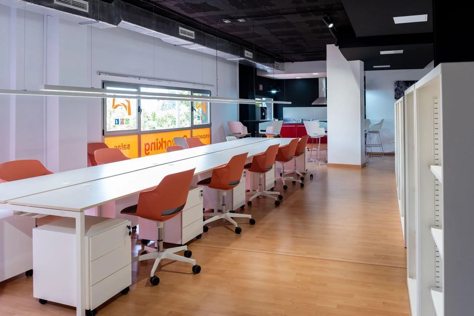 Coworking Parc Central, Open-plan office, Torrent