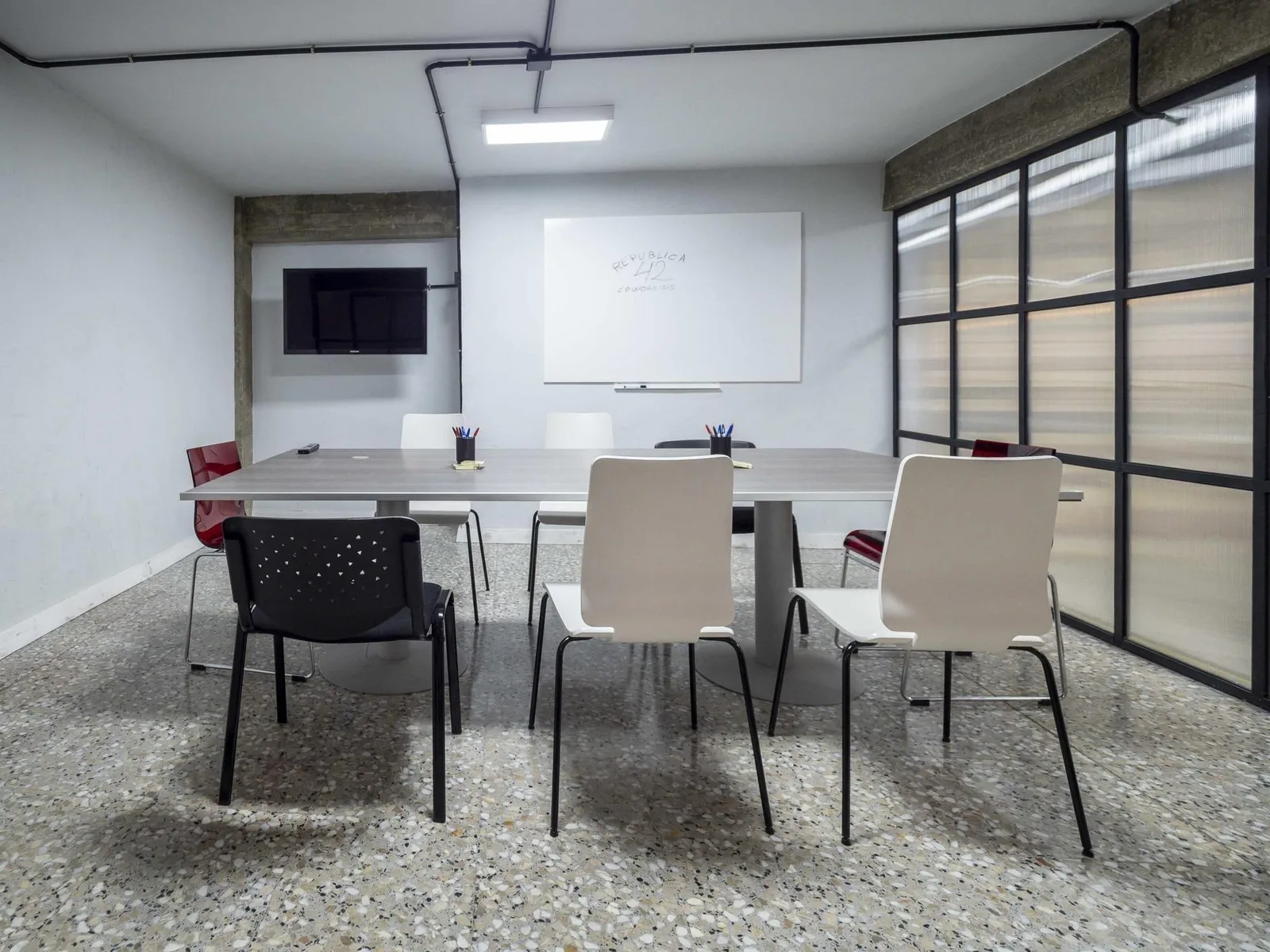 Coworking República 42, Sala de reuniões para 8 pessoas, Gandie