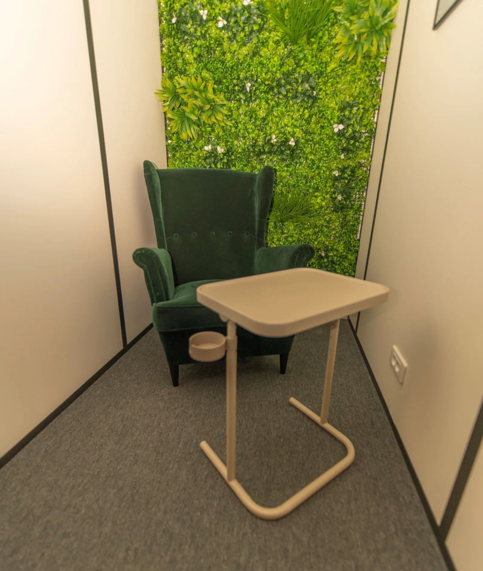 Coworking Saint Philippe, Phone booth, Valbonne