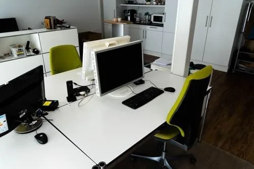 Coworking Space Computer Coach, Privatbüro mit 3 Arbeitsplätzen, Wichtrach