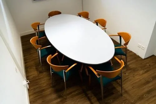 Coworking Space Computer Coach, Besprechungsraum für 8 Personen, Wichtrach