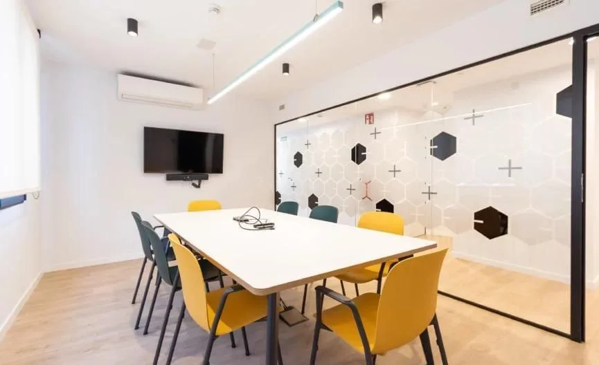 Coworking Storemore, Meeting room for 8 people, Alcobendas