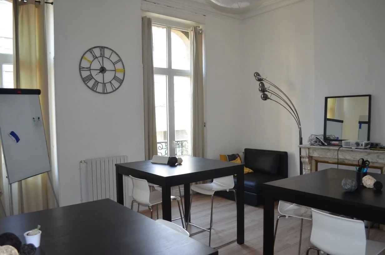 Coworking & Synergies, Salle de formation 6 personnes, Bordeaux