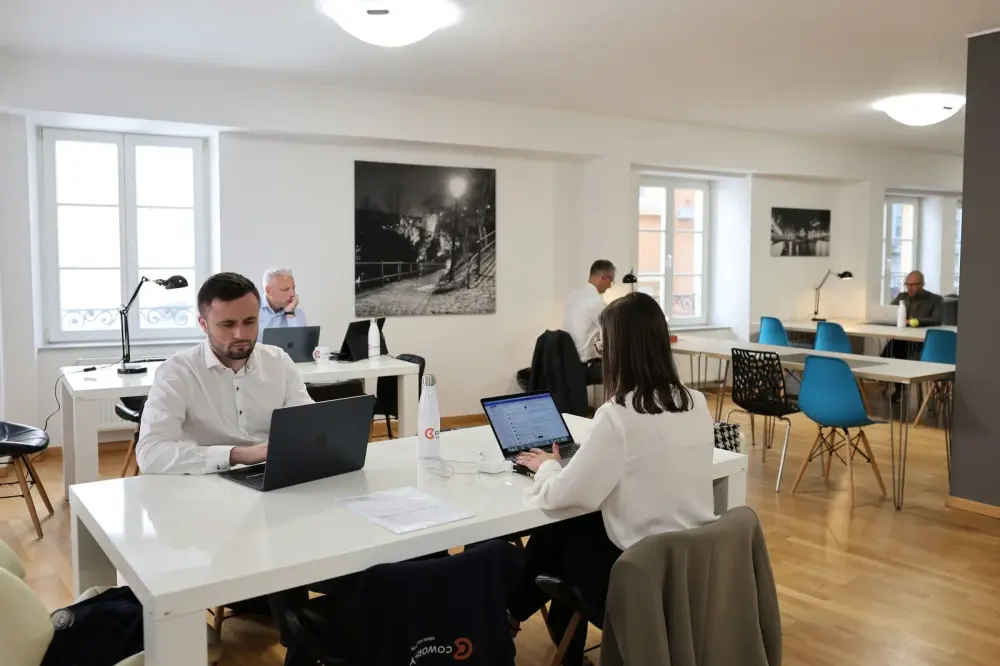 Coworkly - Luxembourg , Open Space Nomade, Luxembourg City