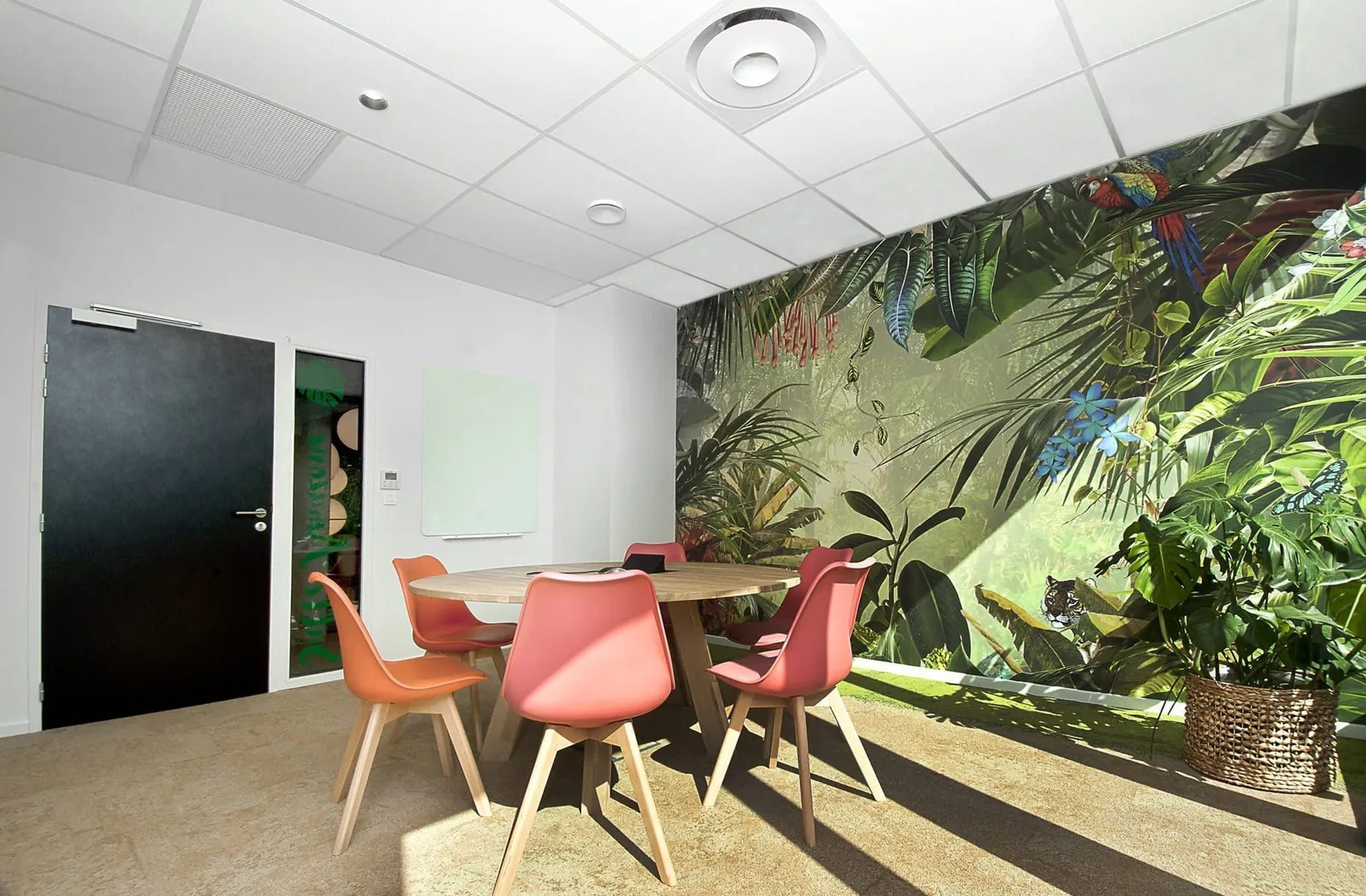CoworkOffice Sophia-Antipolis, Salle de réunion 6 personnes, Valbonne