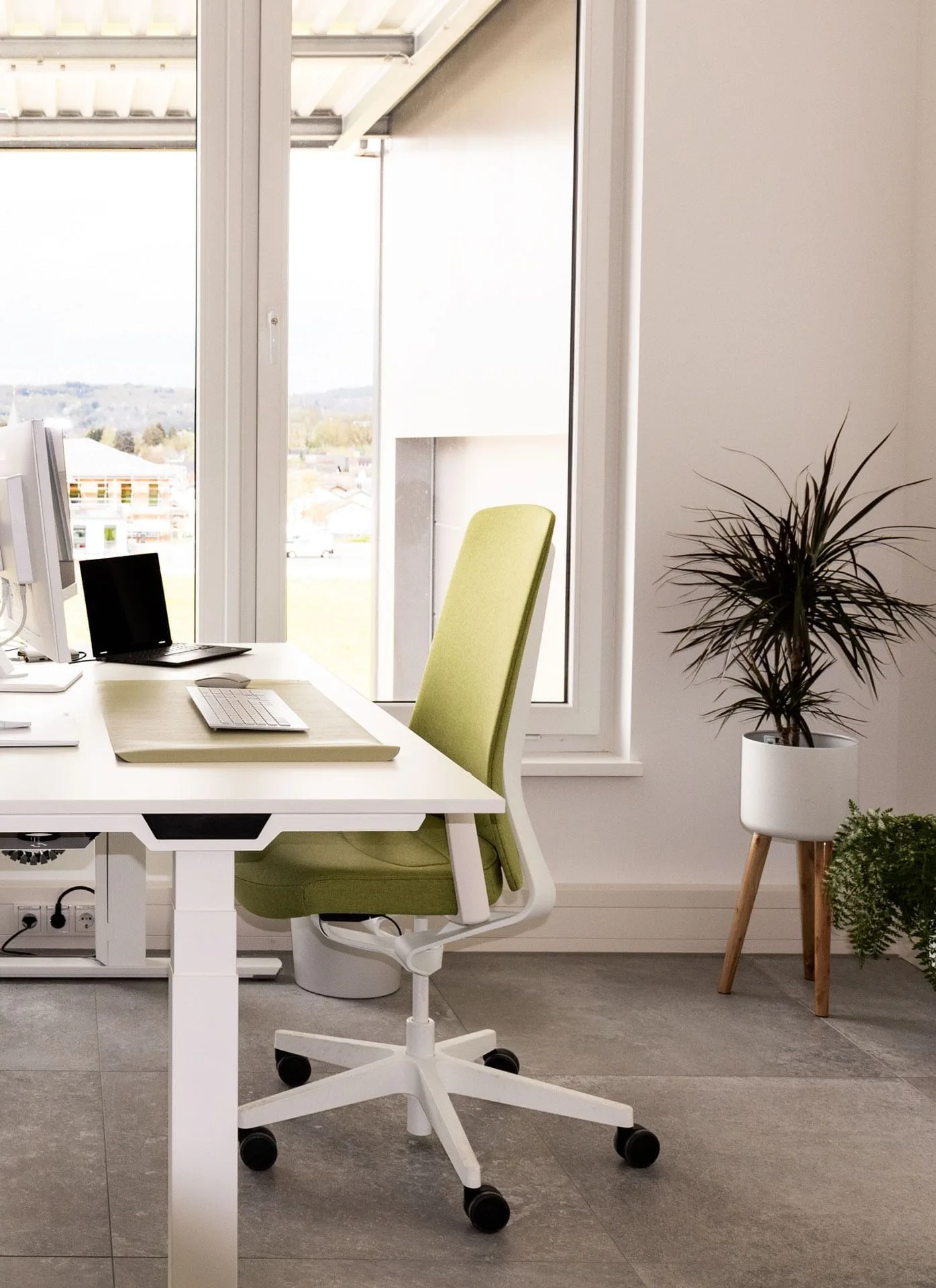 Coworkspace-B49, Private office, 1 desk, Hadamar