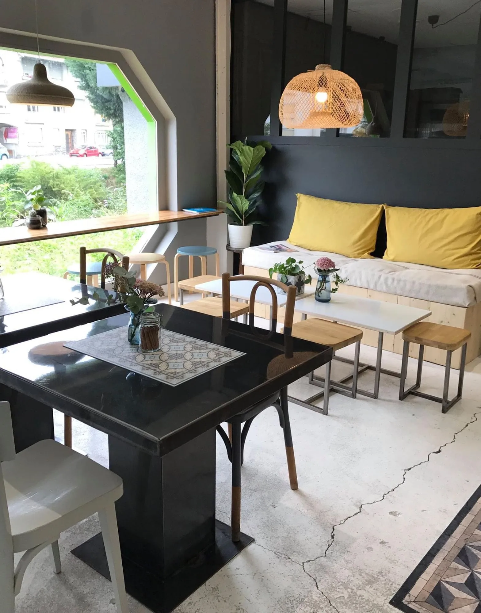 Cozyn, Lounge, Pau