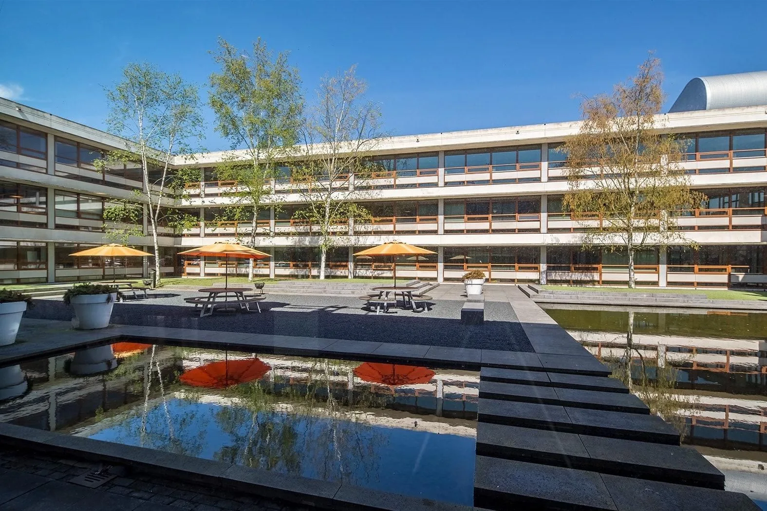 Crown Business Center Gilze-Rijen, Terras en buitenruimte, Rijen