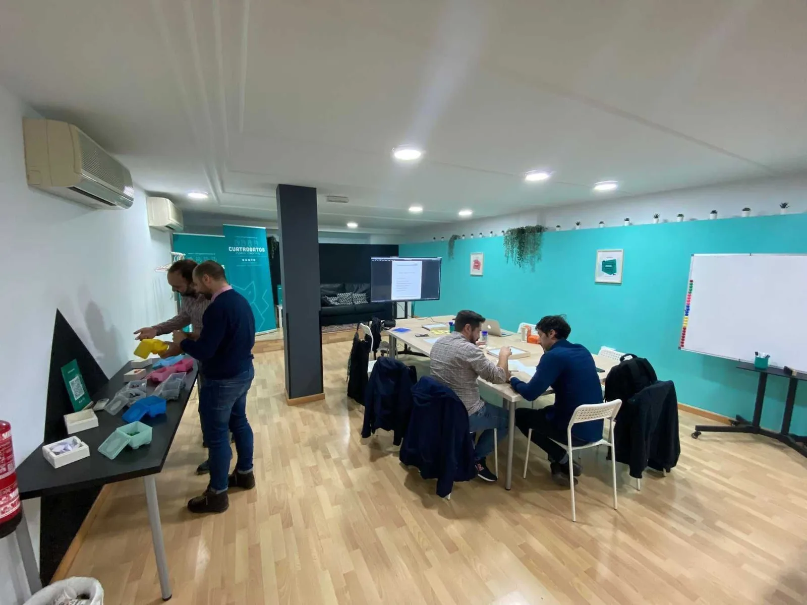 Cuatro Gatos, Sala de formación para 6 personas, Jaén