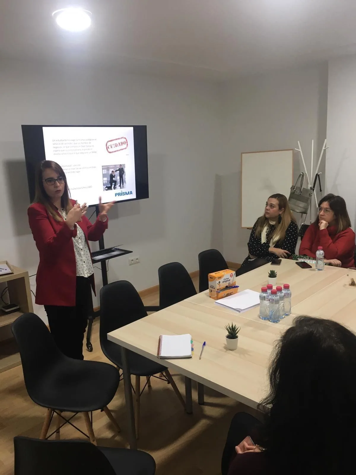 Cuatro Gatos, Sala de reuniones para 7 personas, Jaén