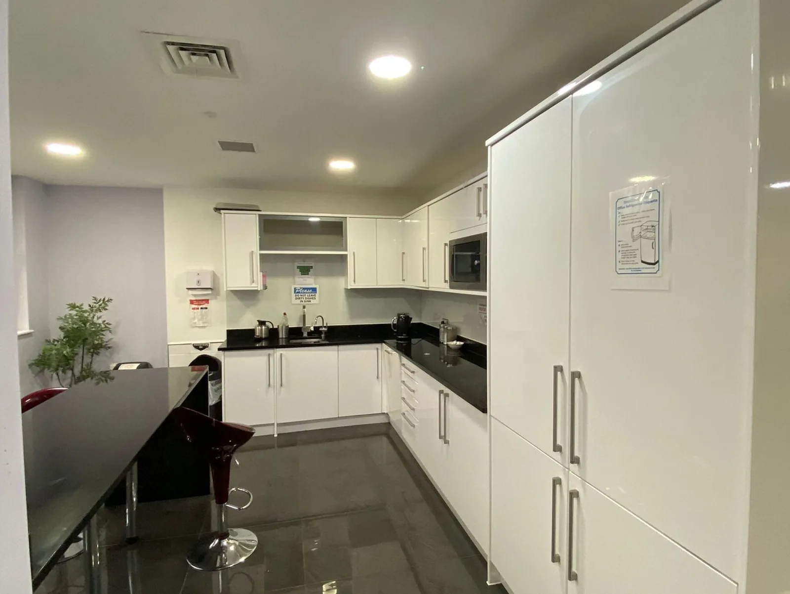Curve Serviced Offices, Cuisine, Londres