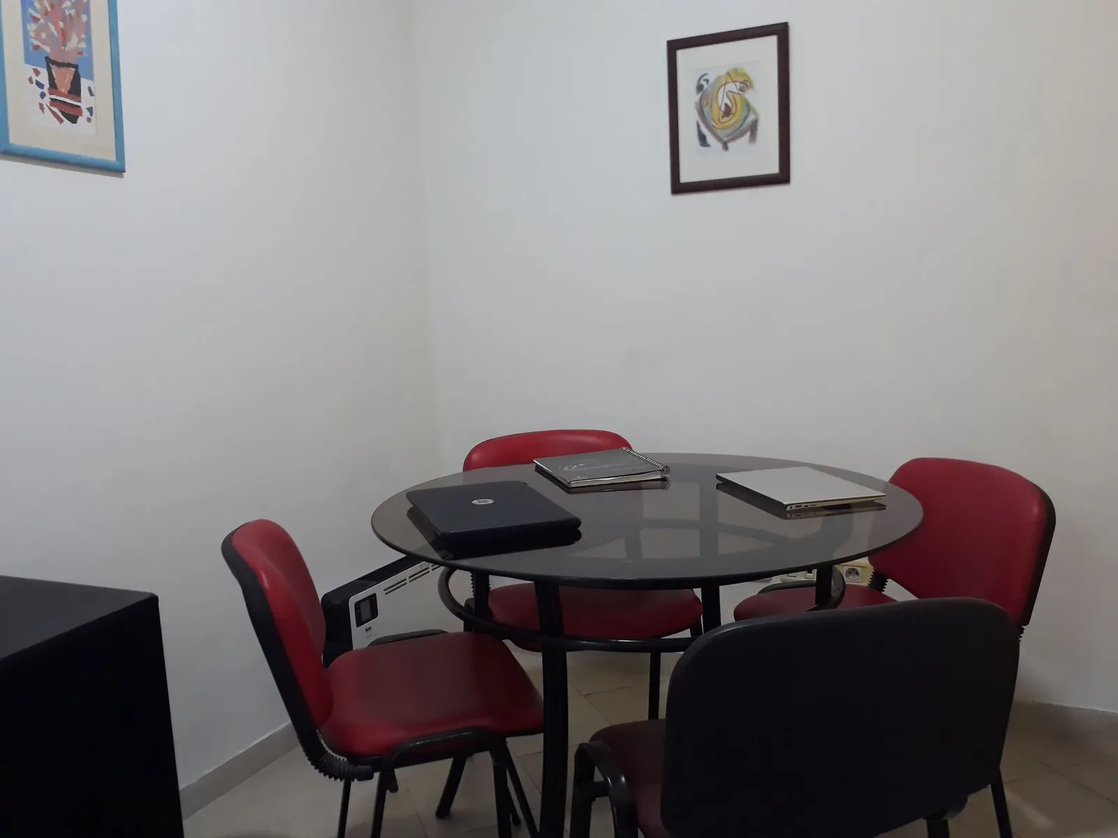 Le Dacilitateur, Salle de réunion 5 personnes, La Marsa