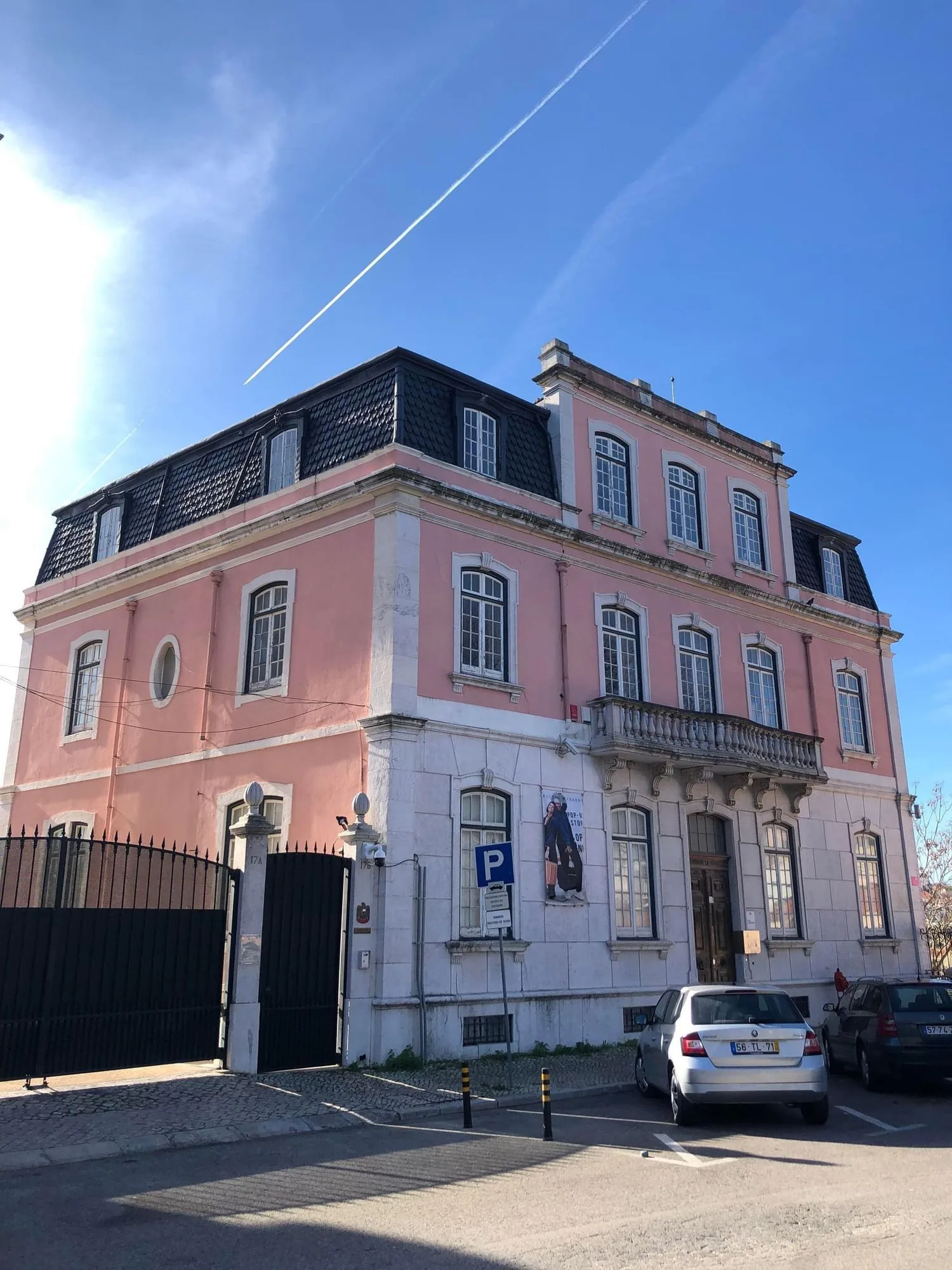 A Dama Rosa, Façade, Lisbonne