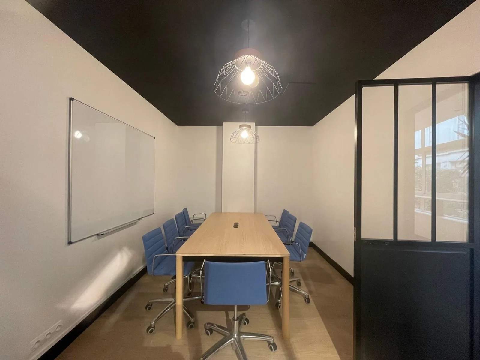 Deskapad 11 Temple, Meeting room for 9 people, Paris 3e