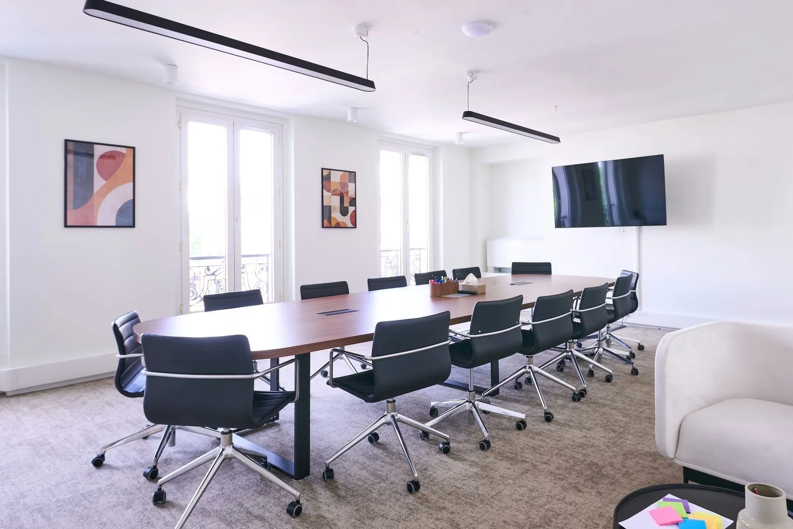 Deskeo Saint Pétersbourg, Meeting room for 14 people, Paris 8e