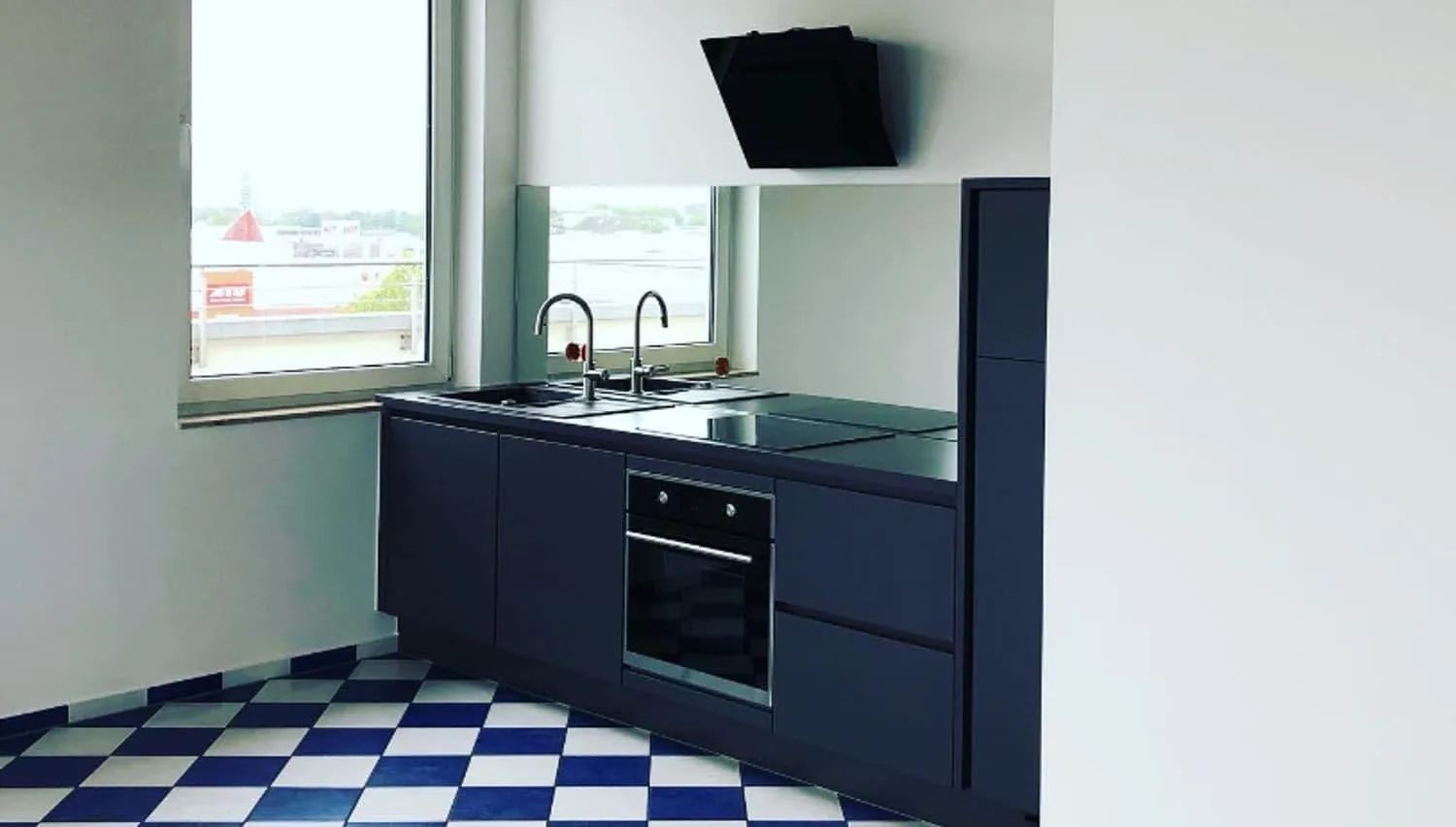 DeskTime, Kitchen, Kerpen
