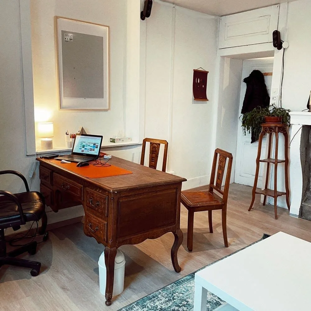 La Diligence, Private office, 1 desk, Loray